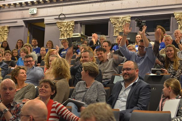 Taalliefhebbers gezocht voor tiende editie Groot Vlaardings Dictee