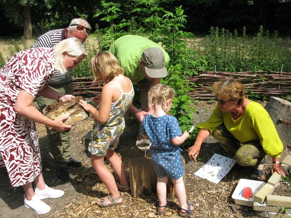 Ga mee op safari in de bodem diertjesjungle bij het NME-centrum