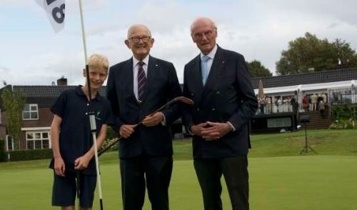 Pieter van Vollenhoven opent ‘nieuwe’ golfbaan