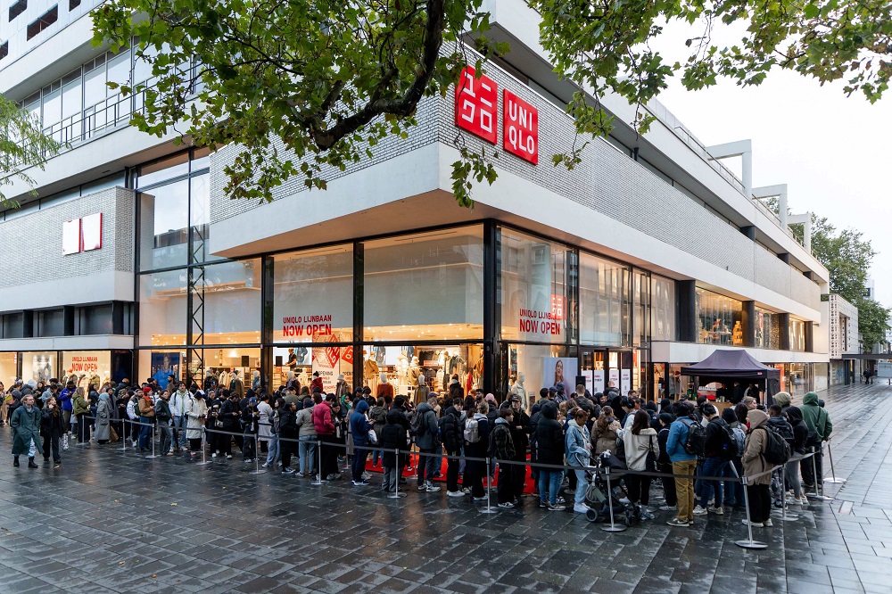 1600 mensen in de rij voor opening van nieuwe modewinkel