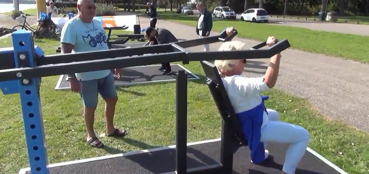 Fitness in de buitenlucht op de Maasboulevard wegens succes geprolongeerd