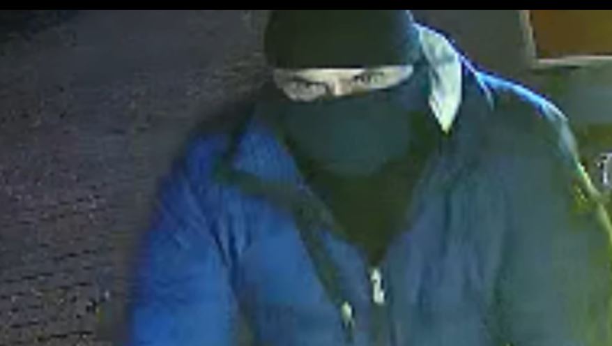 Inbreker slaat 17 keer toe met zelfde methode: 'gaatje boren'