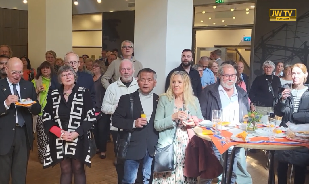 Videoreportage door JW van lintjesregen van hedenochtend