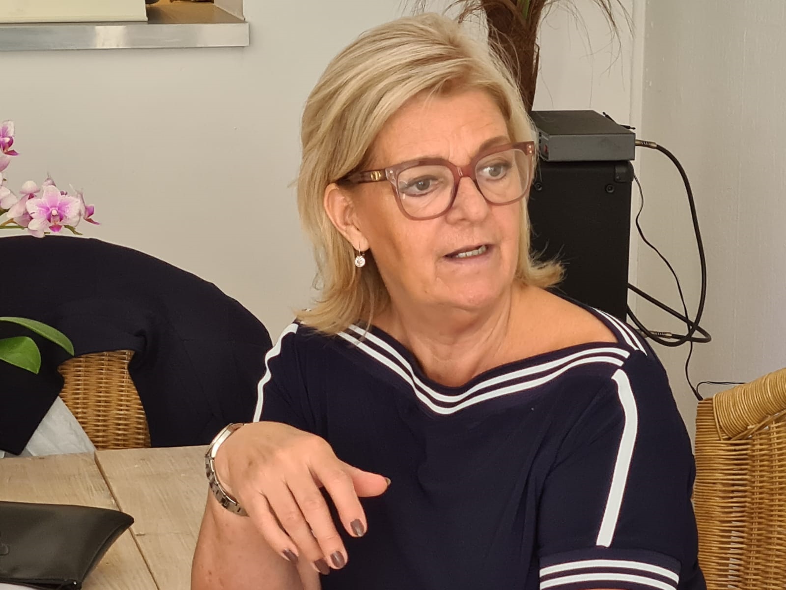 Ouderenmishandeling, we kunnen niet meer wegkijken!