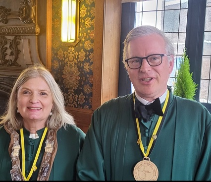 Jenevergilde 'het Gulden Glaasje' heeft nieuwe deken