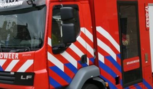 Uitslaande brand treft zes portiekwoningen in Schiedam Zuid