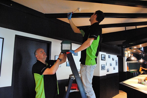 Zelfreinigende, luchtzuiverende en virusverwijderende coating aangebracht