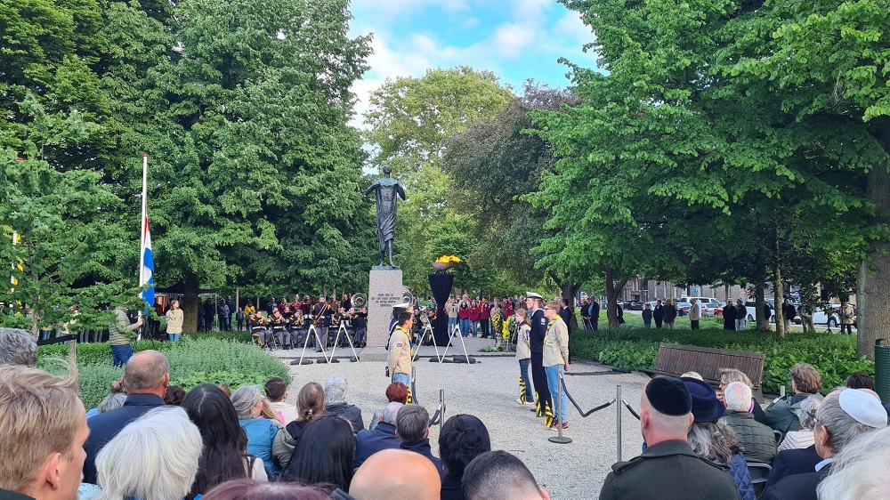 Dodenherdenking in de Plantage Schiedam