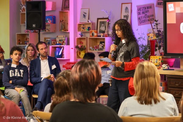 Jongeren vragen politiek om minder ruzie