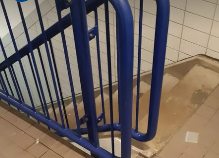 2 personen beboet voor zich zonder redelijk doel ophouden in portiek