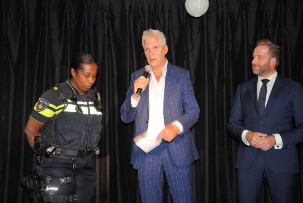 Wijkagent zegt ministers: 'Niet over arbeidsmigranten praten, maar mét'