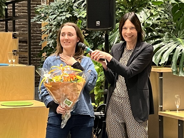Salomé Wijnands de 200ste vrijwilliger voor de bibliotheek