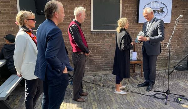 Cor Lamers schenkt Old Schiedam aan buitenlandse distillateurs