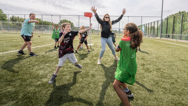 Basisschoolleerlingen ontdekken sport- en beweegaanbod