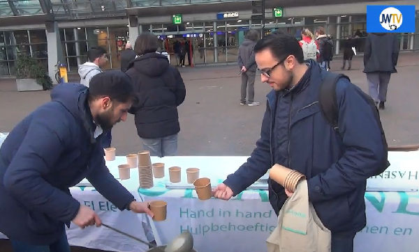 Zaferjongeren schenken soep, verbinding en een gesprek