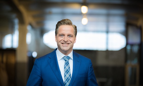 Eerste coronazelftesten beschikbaar bij enkele apotheken