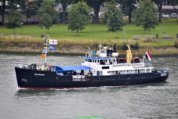 mv Delfshaven in dok bij Damen