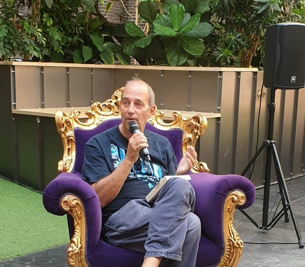 Ook JW las voor op voorleesmarathon 