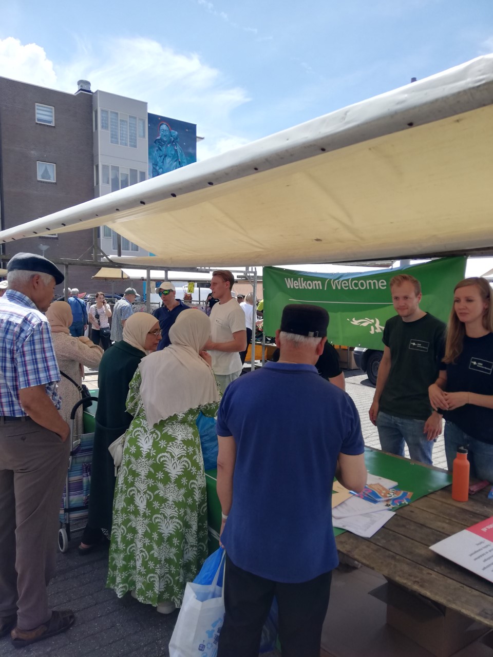 GGD staat op weekmarkt Schiedam met infokraam over coronavirus