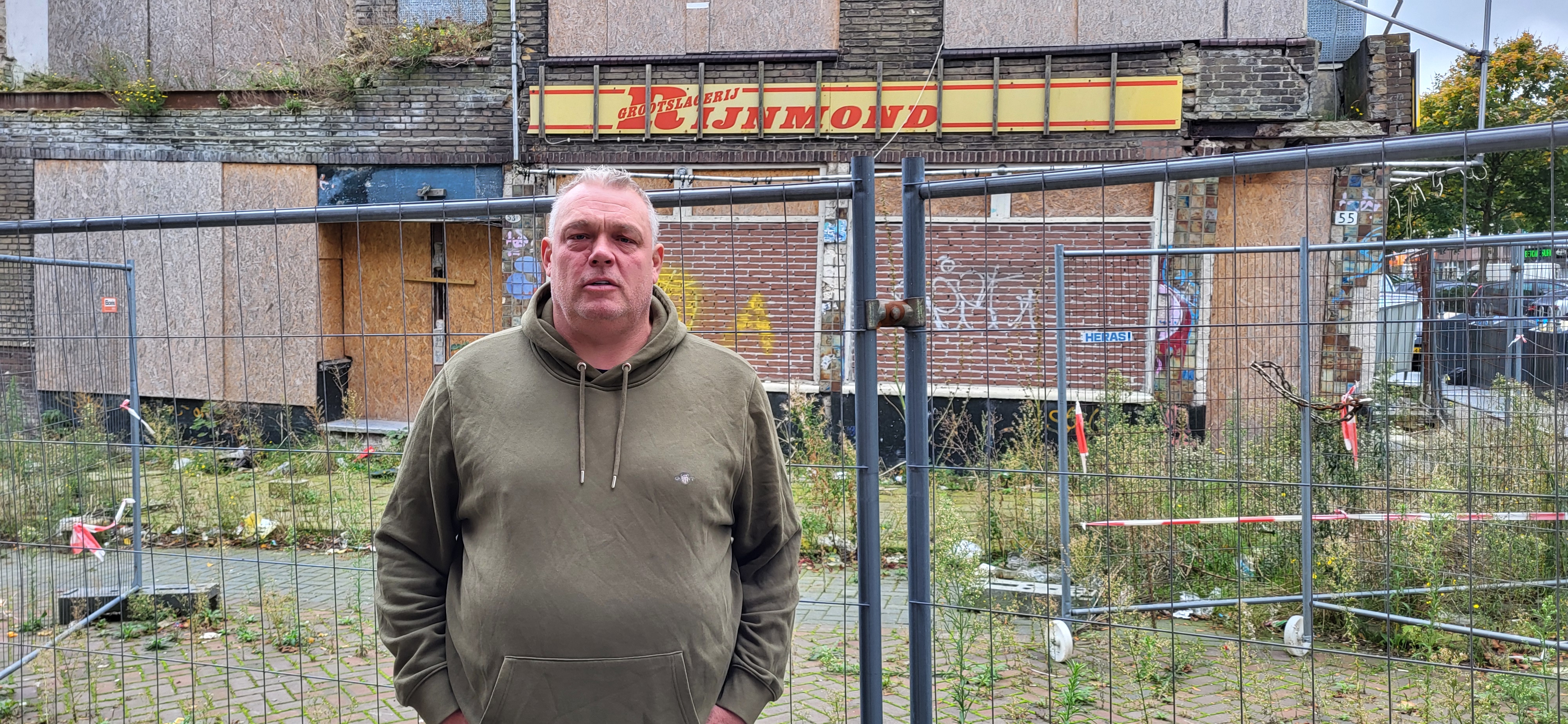 Raadslid Marvin Janssen (AVS) stelt vragen aan B&W