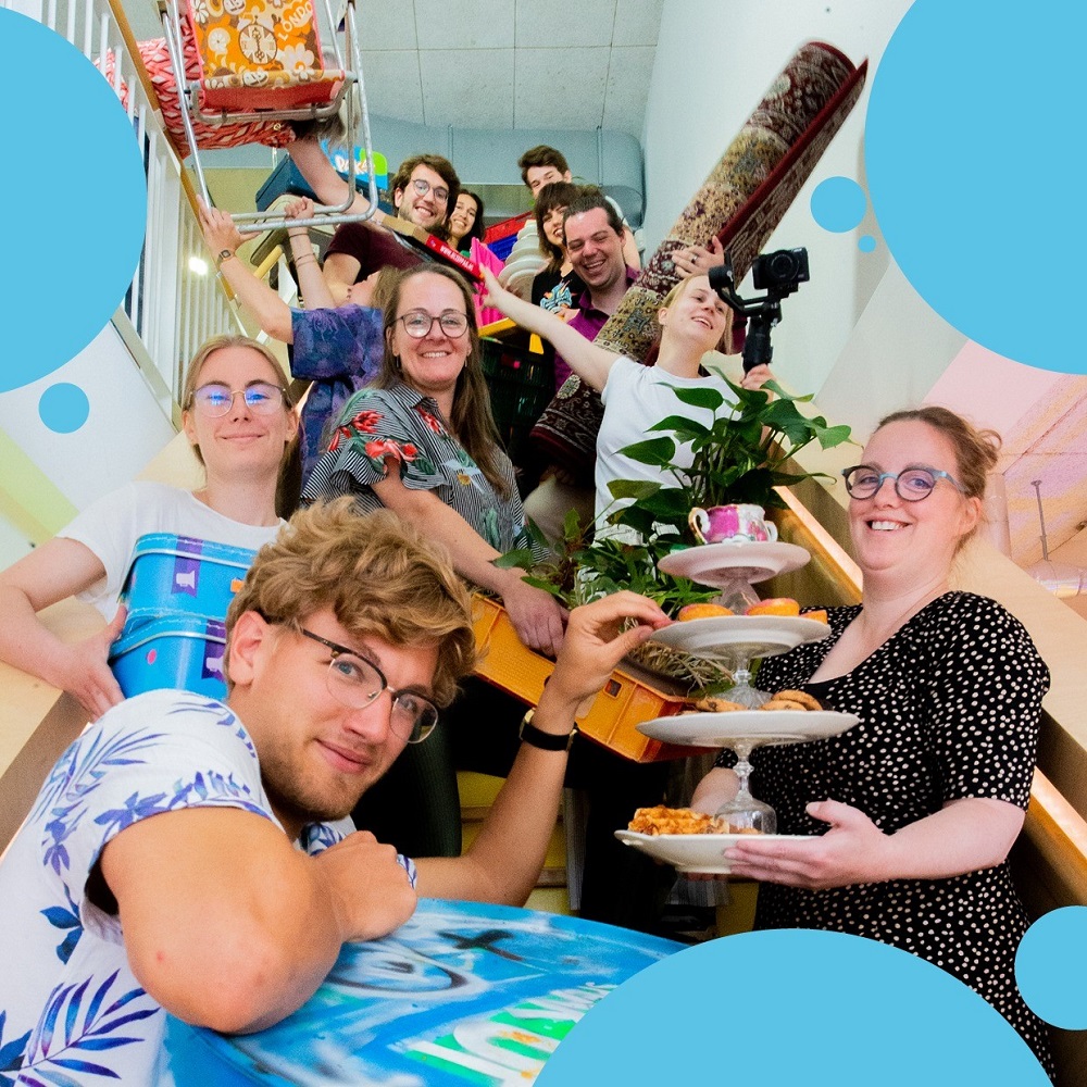 Nieuwe onderkomen in ex-bankkantoor feestelijk geopend