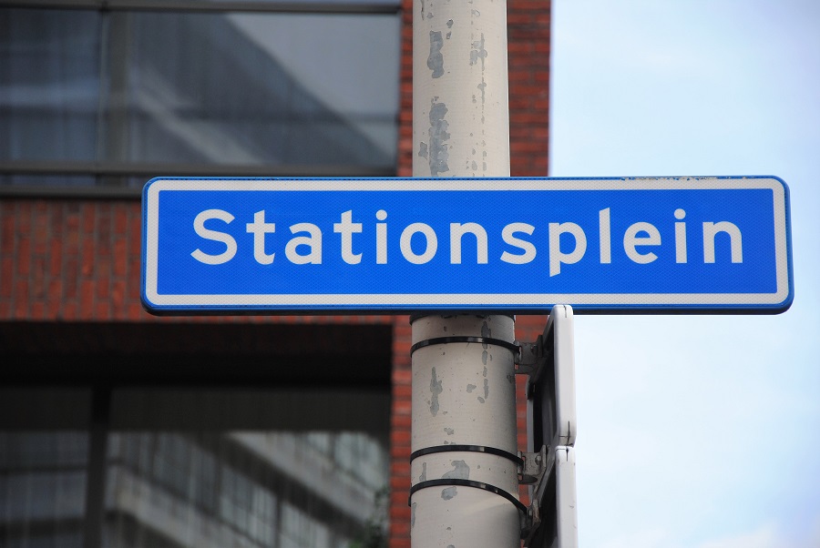 Gisteren werd straatroof gepleegd bij Stationsplein; vandaag zijn twee verdachten opgepakt