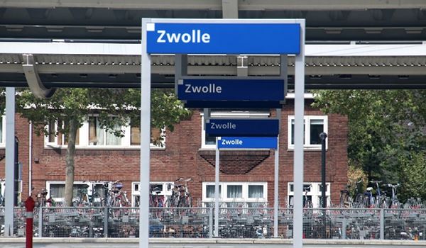 Schiedammer (20) krijgt 14 maanden celstraf voor mishandeling NS-medewerker