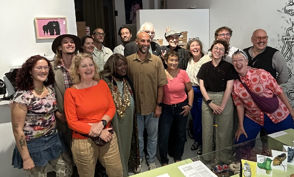 Drukbezochte opening expo 'Schoenverhalen' bij Galerie 158