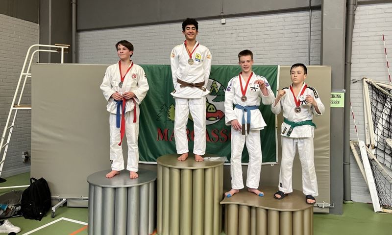 Judoka's uit Schiedam behalen 19 medailles en 2 bekers in Zelzate