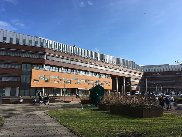 'Heroverweging van het verhoogde parkeertarief' 