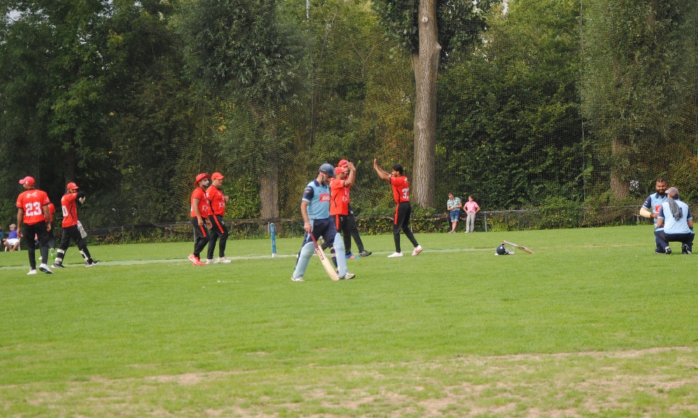 Promotie Hermes strandt in Rotterdam-zuid