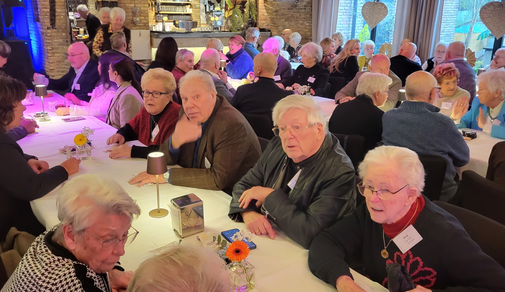 Zestig jaar gehuwdenfeest met zang en dans