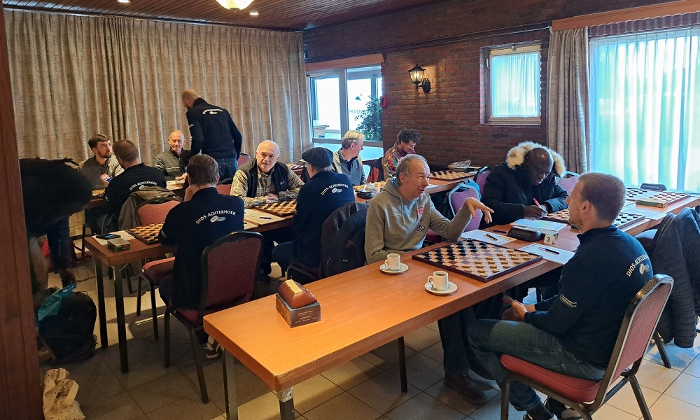 Herhaling van zetten bij 6e ronde nationale damcompetitie