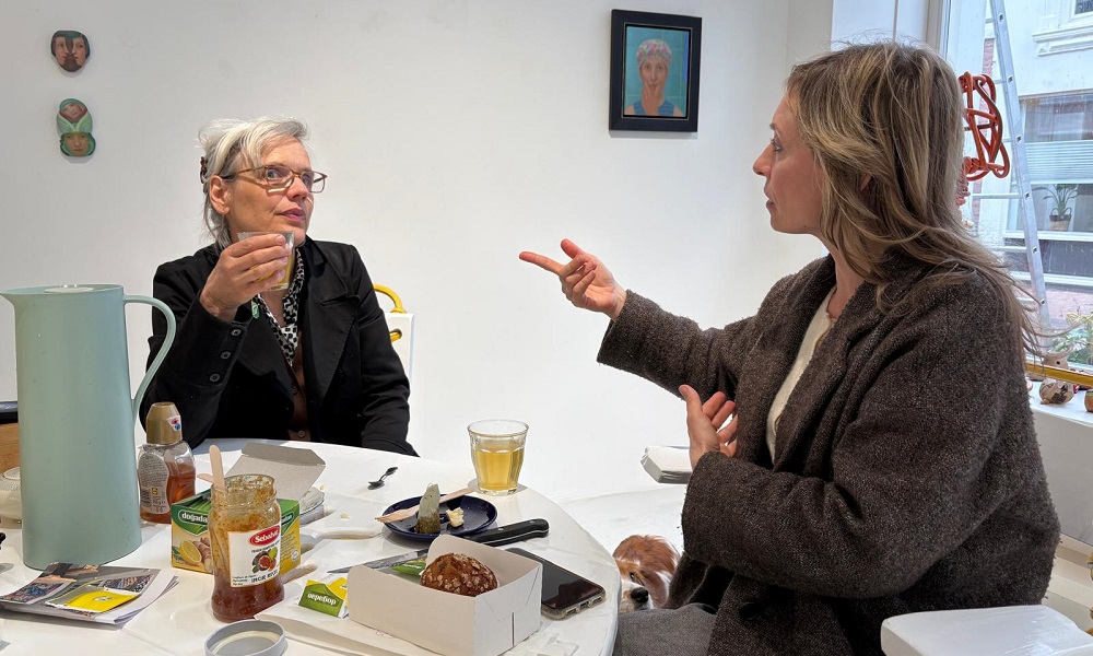 Opening tentoonstelling schilderijen De Beer en Bonsma