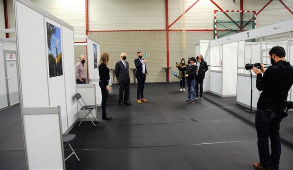 Inenten nog zeker 3 weken niet in Groenoordhal, die al 3 weken klaar voor gebruik is!