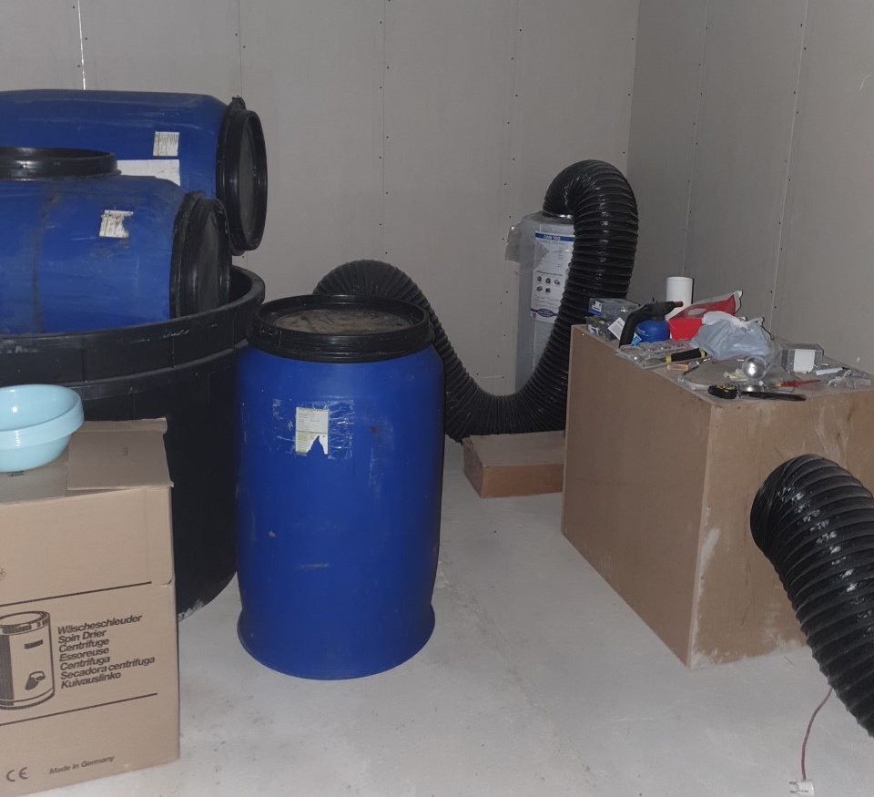 Drugslab in aanbouw én mogelijke cocaïnewasserij in Nieuw-Mathenesse