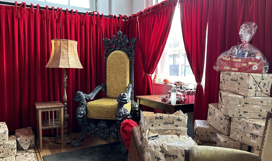 Al bijna duizend kinderen bezochten Sint in zijn pakhuis