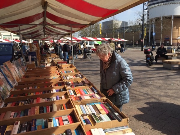 Boekenmarkt op Land van Belofte