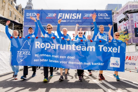 Ruim 200 Roparun-teams finishen op de Coolsingel