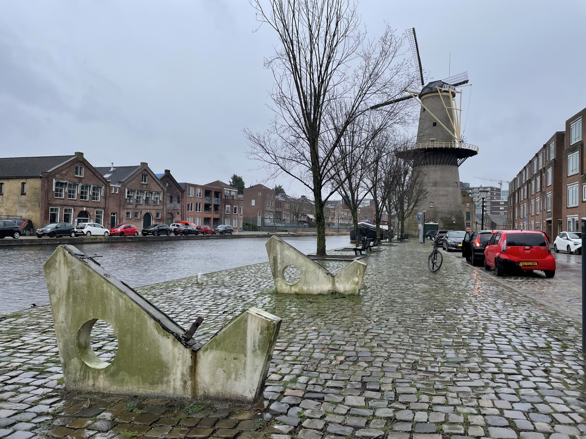 Vlag in top voor intocht spoelingschuit Schiedam