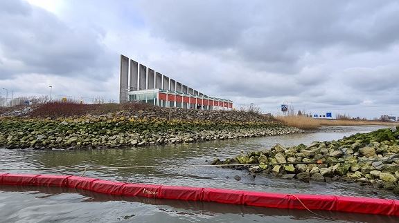 Clubs uit Schiedam en Vlaardingen begraven strijdbijl op busbaan
