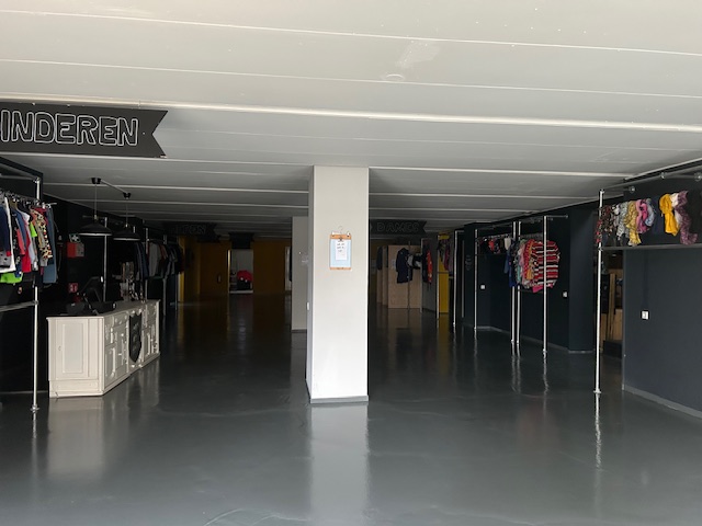 Nieuwe vloer in winkel jaagt bewoners boven winkel het huis uit