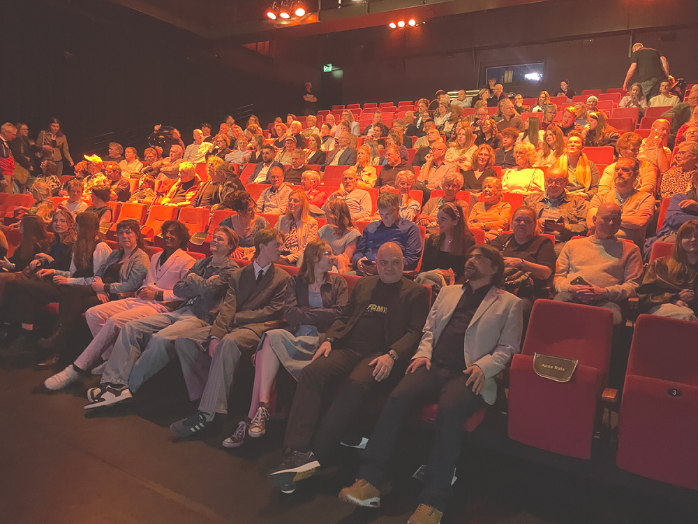 Regiosoap ‘De Familie’ trekt volle zalen in Wenneker Cinema 