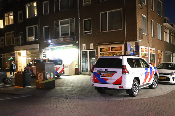  Overvaller met vuurwapen in avondwinkel aan Rembrandtlaan