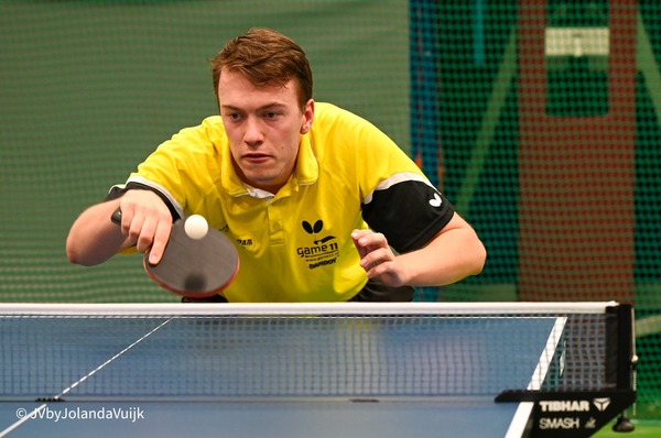 Thomas Baart wint zijn drie enkelspelen