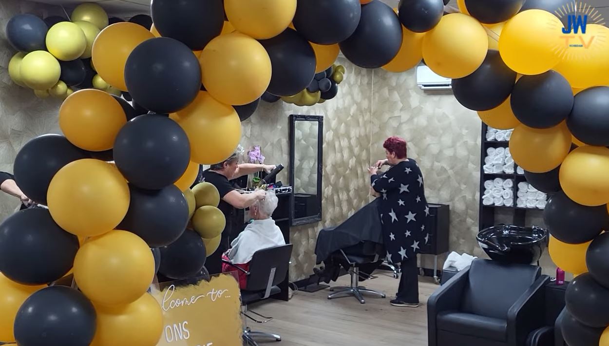 Kapsters van 'Koppie Shoppie' verder als 'Ons Haarshoppie'