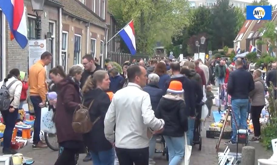 Ouderwetse koningsdag-gezelligheid in Kethel, Centrum, Nieuwland en Gorzen