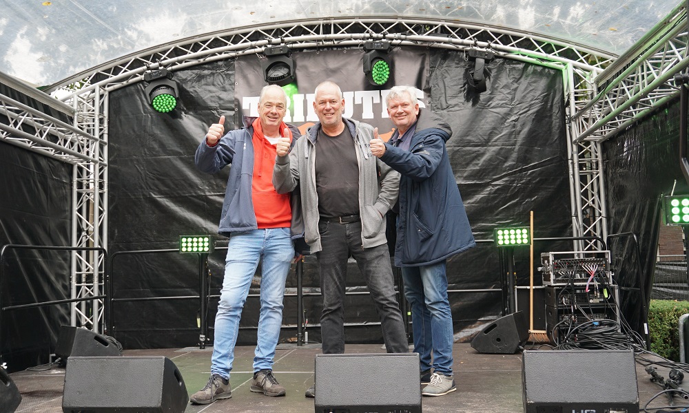 Tribute Night in de tuin van de Grote Kerk is begonnen