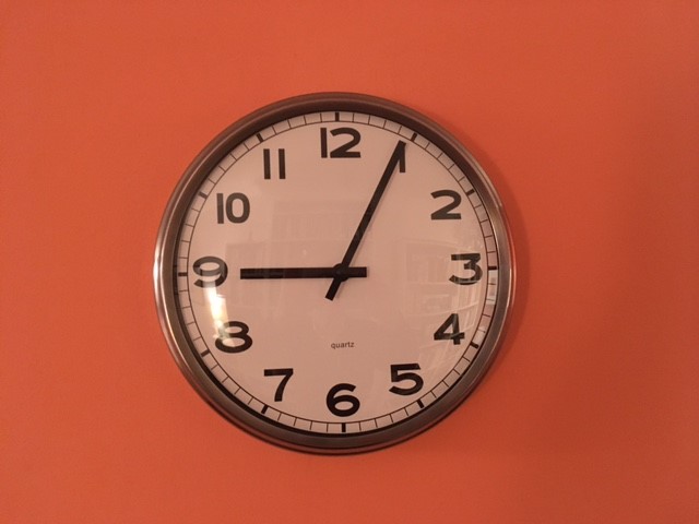 Avondklok blijft toch gelden