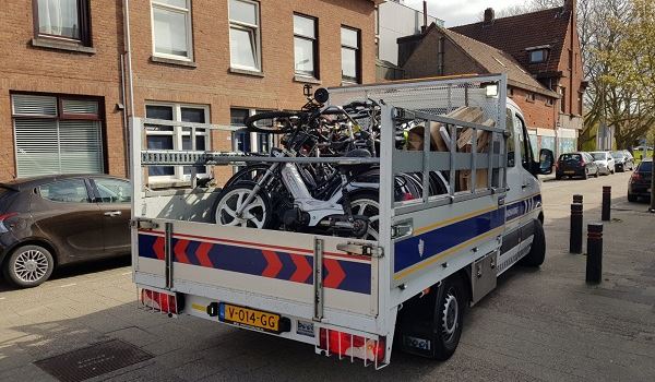 Ruim 40 zwerf(brom)fietsen verwijderd in Schiedam Oost 